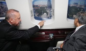 Başkan Erdoğan, Malezya Başbakanı’na İstanbul’u tanıttı