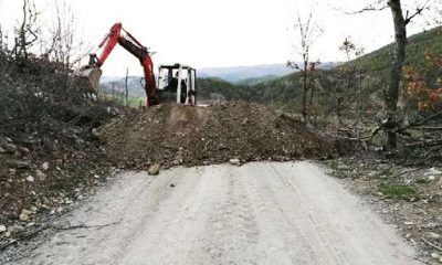 Sinop’ta karantina uygulanan köyün yolu toprakla kapatıldı