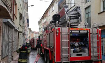 Konya’da ev yangını; 8’i çocuk 10 kişi dumandan etkilendi