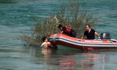 Irmakta su seviyesi yükselince adacıkta mahsur kaldılar