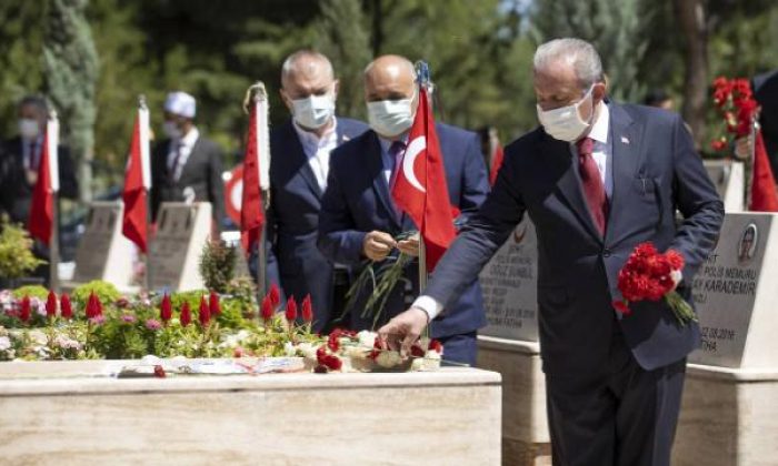 TBMM Başkanı Şentop’tan şehitlik ziyareti