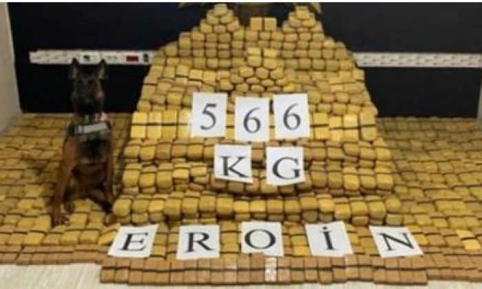 566 kilogram eroin ele geçirildi.