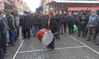 Malatya Esnafı dolar yakıp, davul zurnalı kutlama yaptı