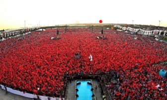 Seçimlerden Önce söz verip İşçileri İşten atan Siyasetçiler Siyasi Dolandırıcılık suçundan yargılanırlar