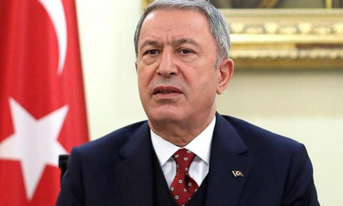 Milli Savunma Bakanı Hulusi Akar koronavirüse yakalandı