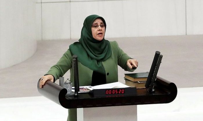 HDP Milletvekili oğlu havaalanında uyuşturucu madde ile yakalandı.