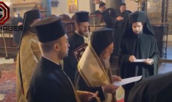 Ekümenik Patriği Bartholomew, Ukrayna’daki savaşta ölen ruhların dinlenmesi için dua etti