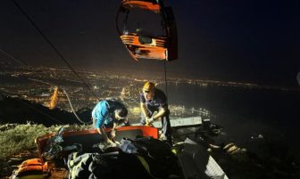 Antalya’da teleferik kabini düştü