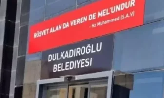 YRP’li Belediyelerin girişlerine hadis asıldı