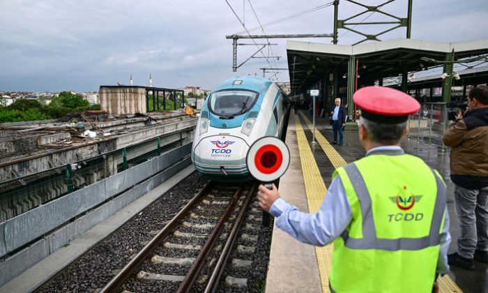 İstanbul-Sivas arası yüksek hızlı trenle 7 saat 18 dakika