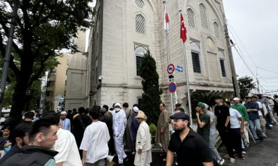 Tokyo Camii’nde bayram namazı kılındı