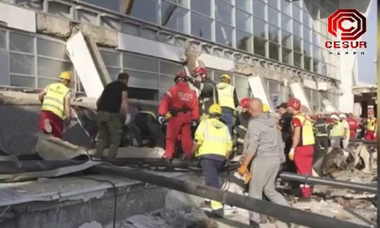 Sırbistan Tren İstasyonunun çatısı çökmesi sonucu 14 kişi öldü